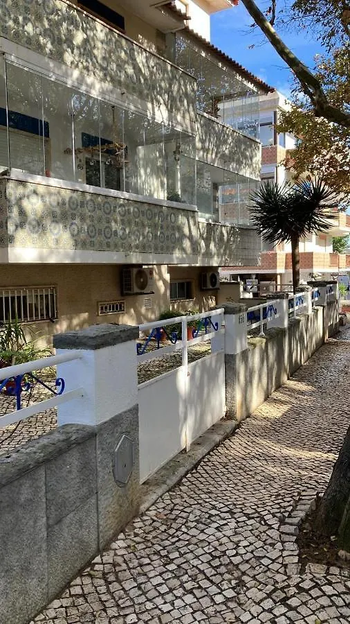 Cascais Beach Flower Apartment Estoril